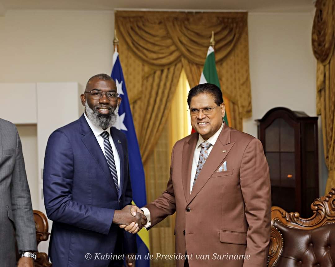 Minister-president Curaçao op bezoek in Suriname - De Boodschap